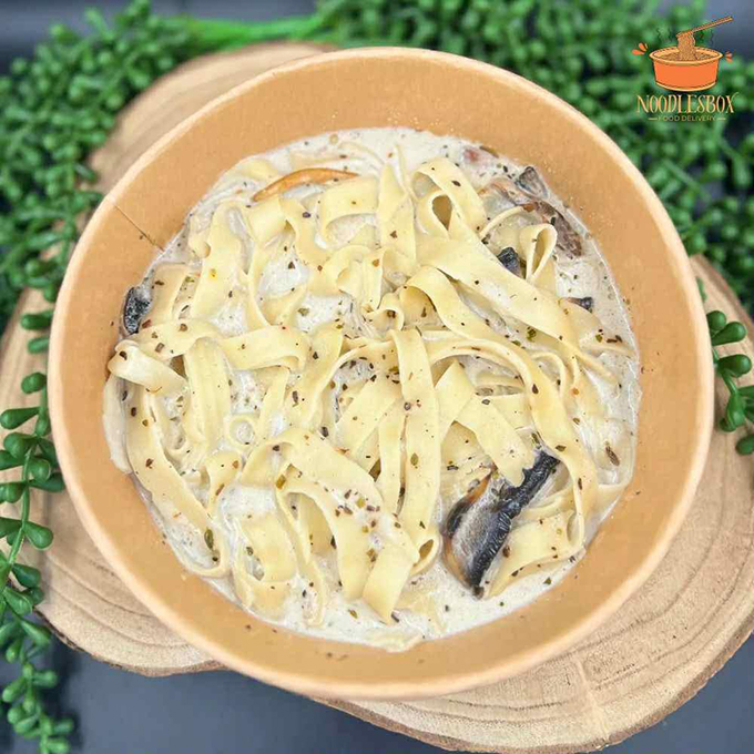 نودلس بوكس ، جلجولية - بإدارة احمد ابو ذيب 